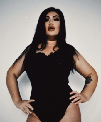 Ухоженная блондинка с шикарной внешностью и опытом приглашает в гости состоятельного мужчину. Гарантирую конфиденциальность, страсть и незабываемые моменты. Не упусти шанс, приезжай! 6019, 30 лет